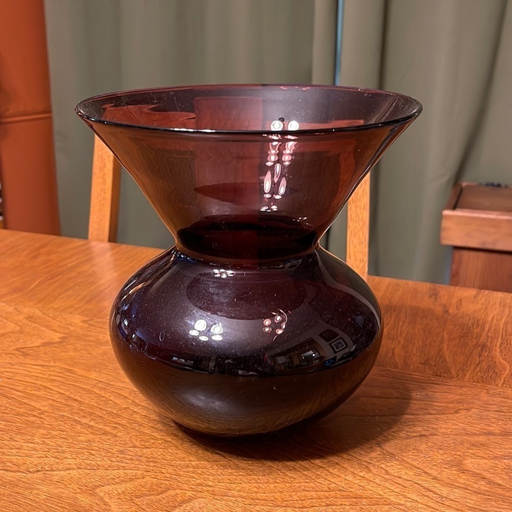 Vintage Amethyst Purple Flared Rim Hand Blown Glass Vase Hourglass Shape - Picture 1 of 6